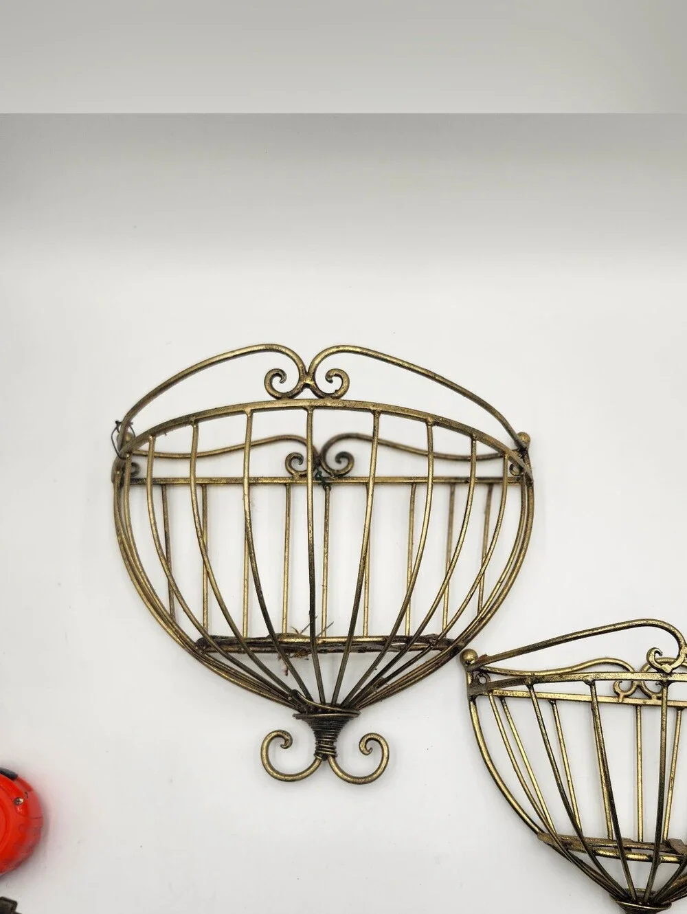 Vintage Metal Garden Shelf Wall Hanging Basket gold Round Planter